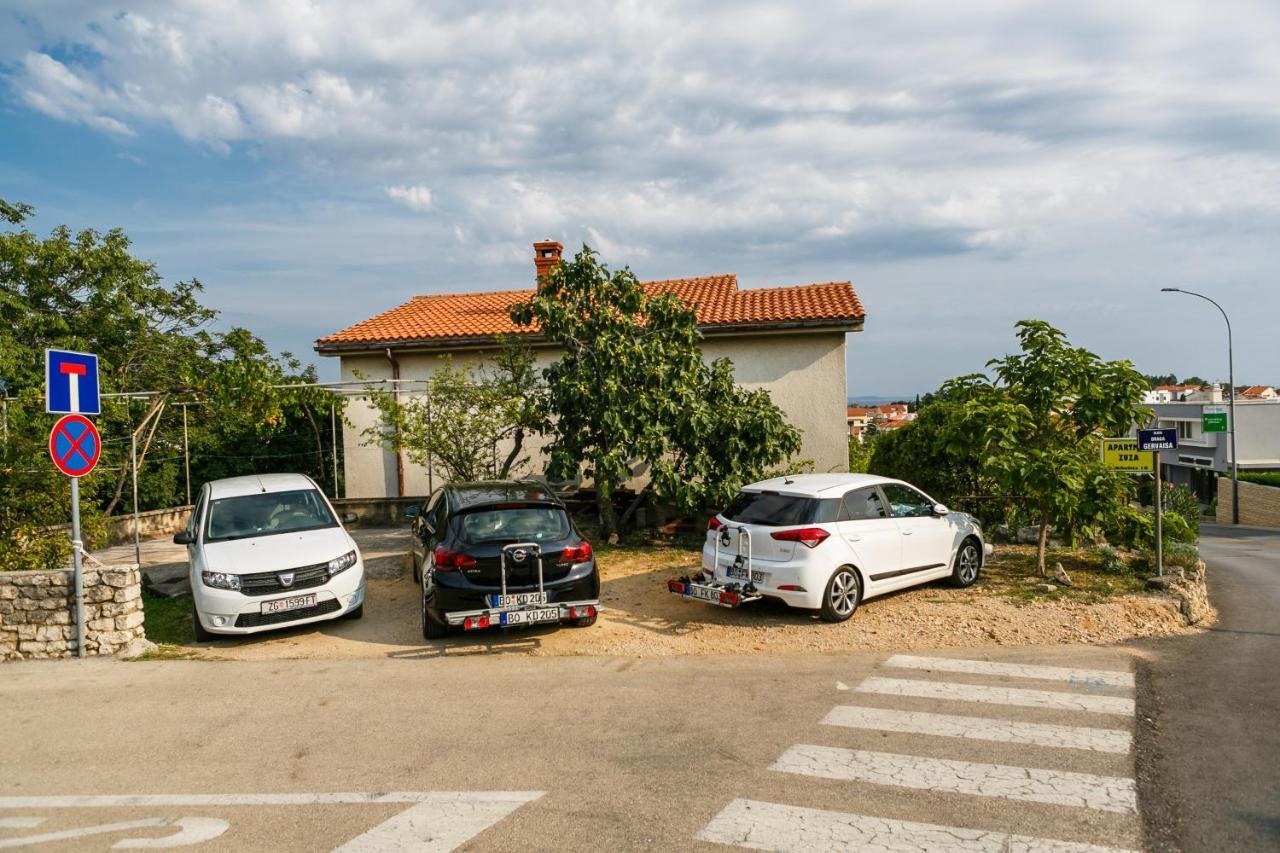 Apartment Zuza Krk Krk Town Exterior foto